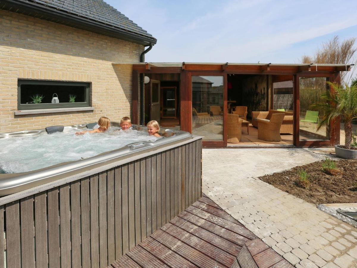Splendid Villa In Middelkerke With Sauna Bubble Bath ภายนอก รูปภาพ
